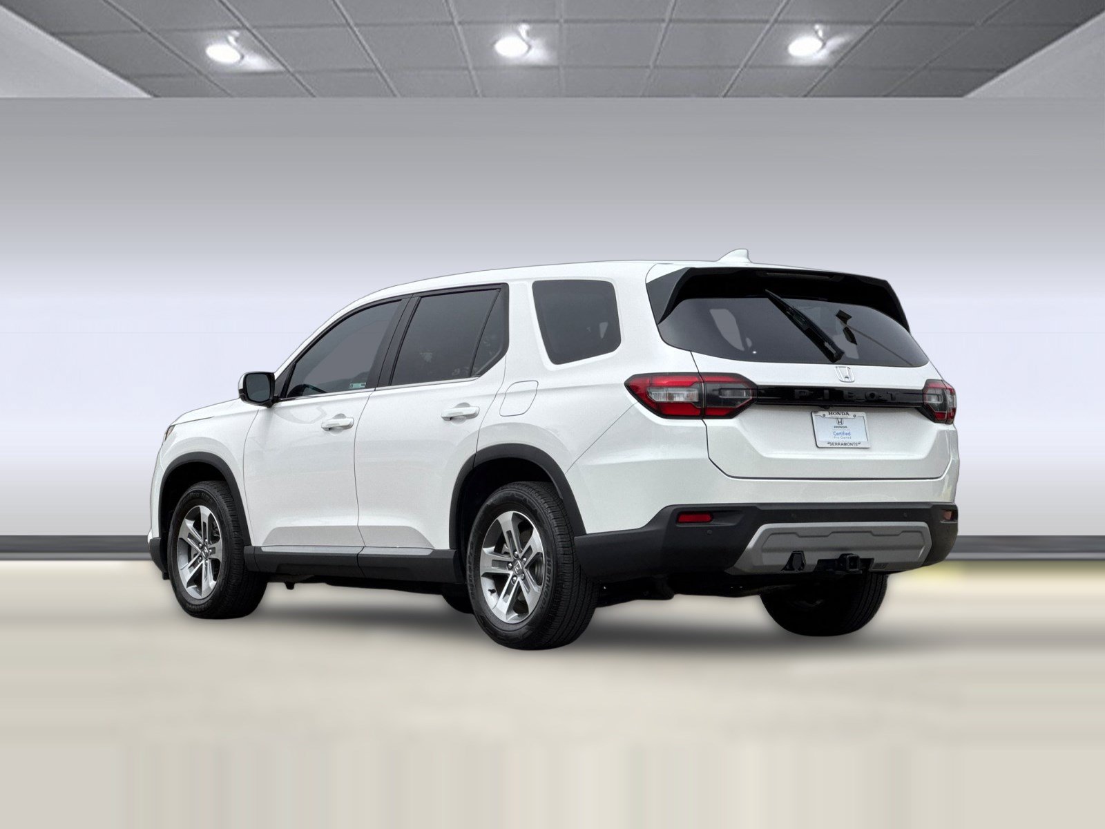 Certified 2025 Honda Pilot EX-L image 3