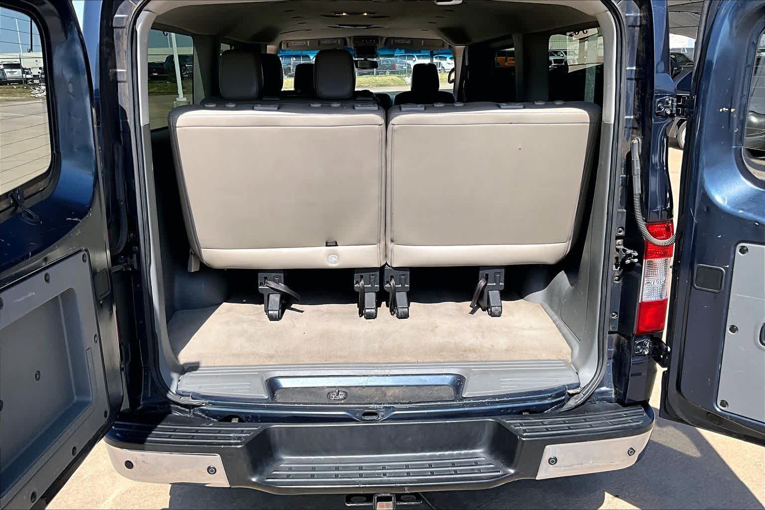 Used 2016 Nissan NV 3500 SL RWD image 29