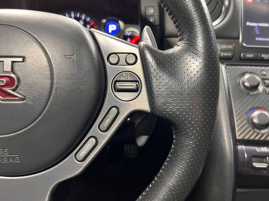 Used 2016 Nissan GT-R Premium image 23