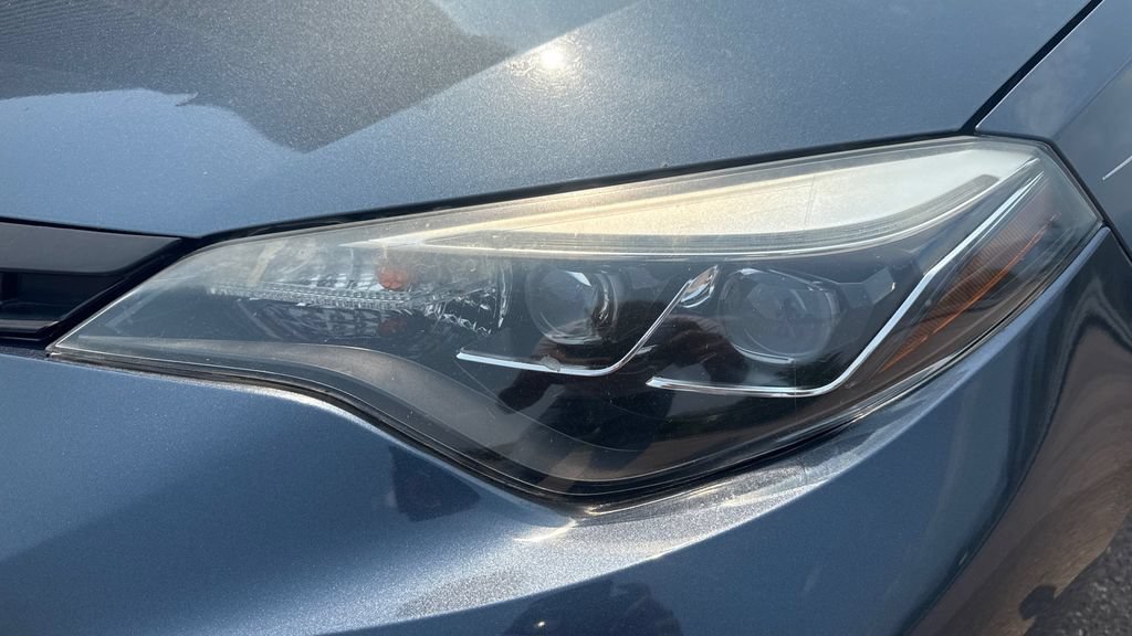 Used 2017 Toyota Corolla SE FWD image 17