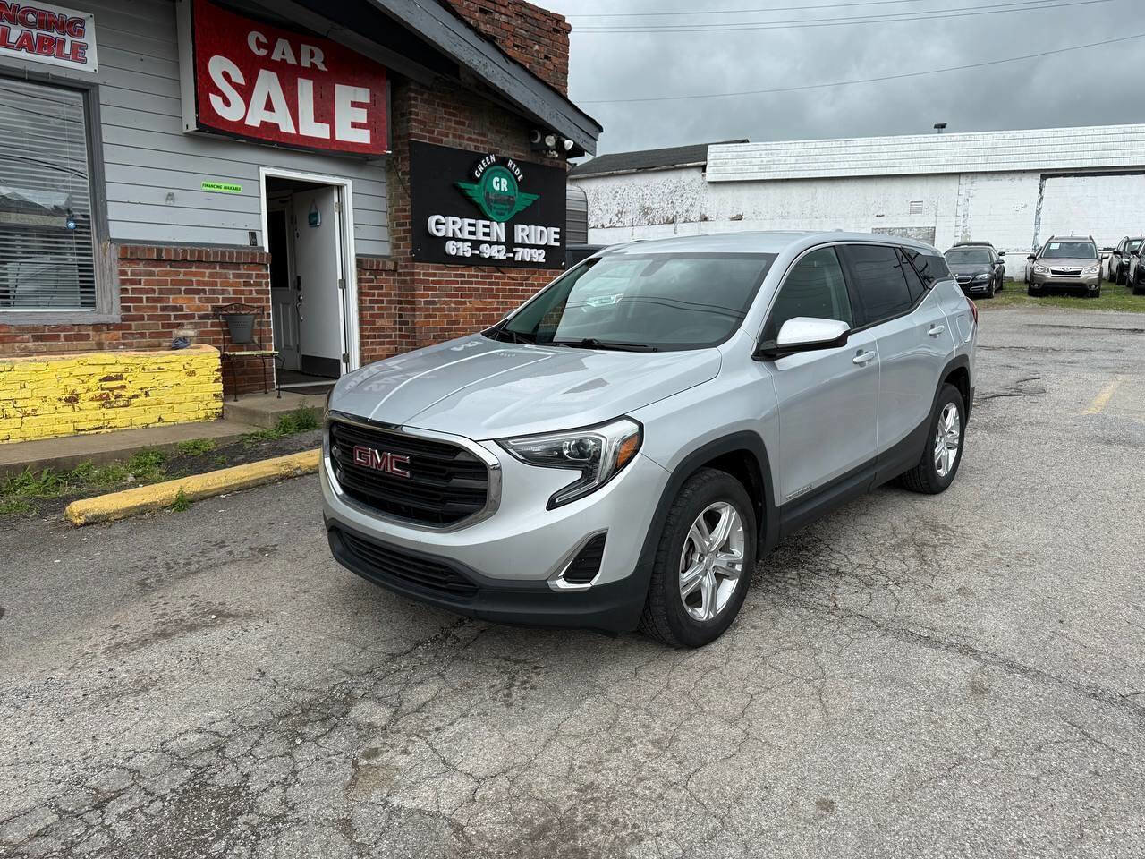 Used 2018 GMC Terrain SLE FWD image 1