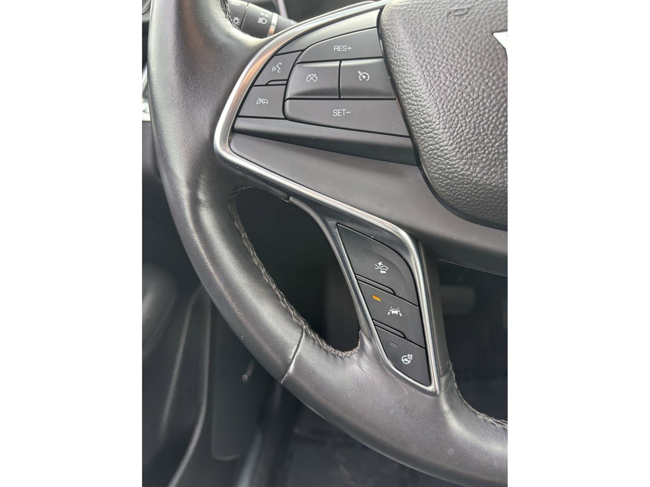 Used 2017 Cadillac XT5 Luxury w/ Driver Awareness Package image 25