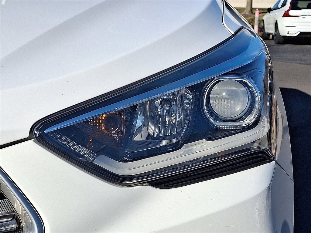 Used 2017 Hyundai Santa Fe SE image 10