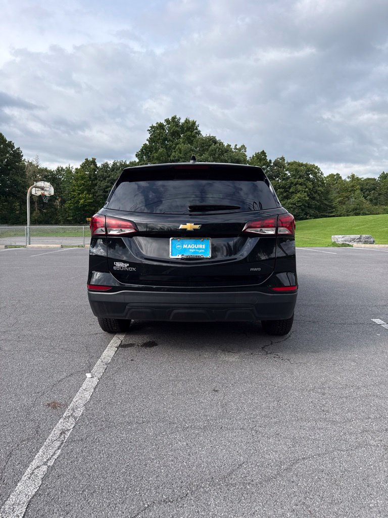 Used 2023 Chevrolet Equinox LS w/ LS Convenience Package AWD/4WD image 4