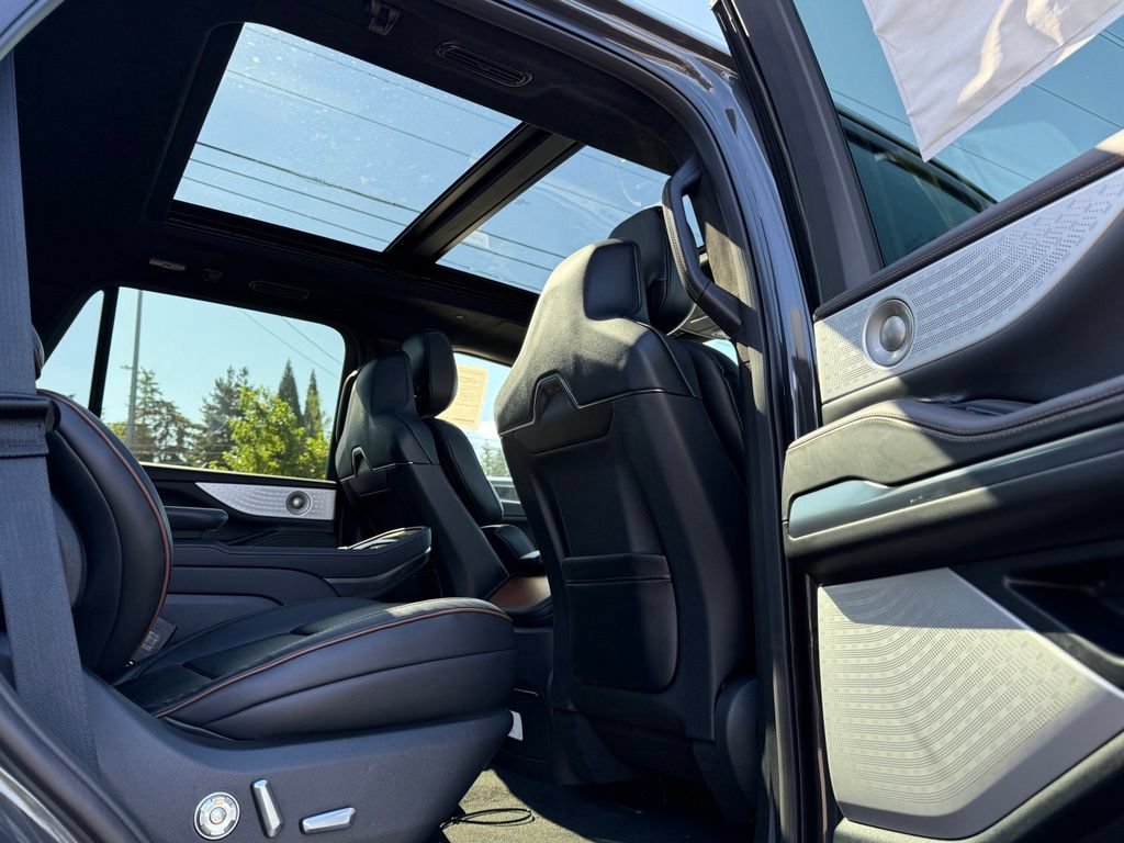 New 2027 Lincoln Navigator Black Label AWD/4WD image 29