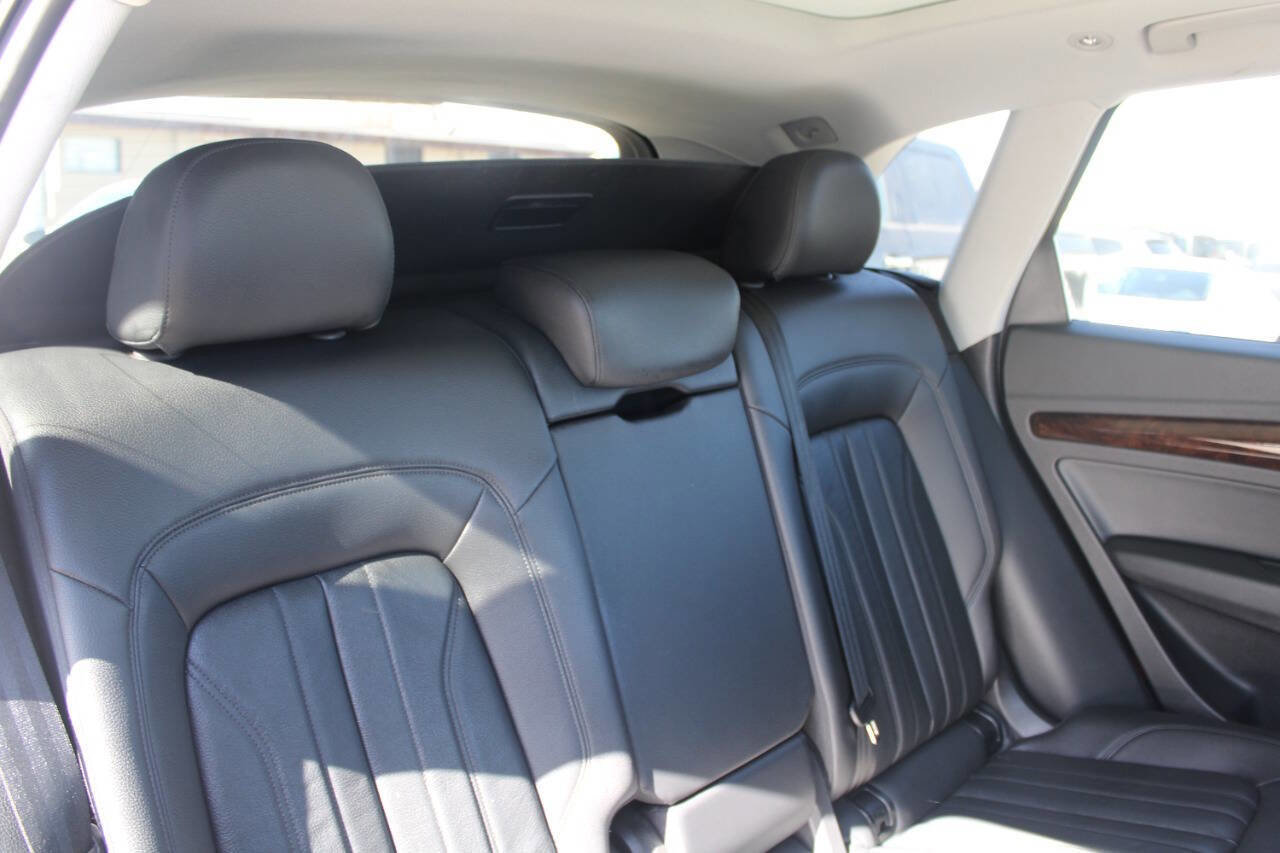 Used 2018 Audi Q5 2.0T Premium Plus w/ Premium Plus Package image 11