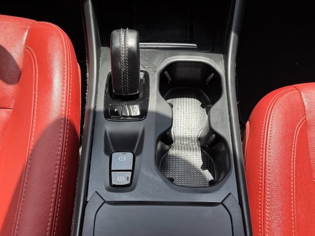 Used 2020 Volvo XC40 T4 Momentum FWD image 19