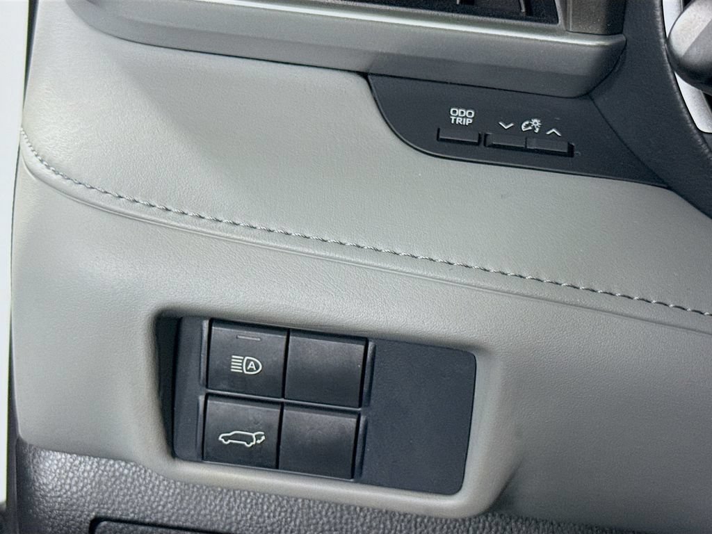 Certified 2021 Toyota Highlander XLE AWD/4WD image 20