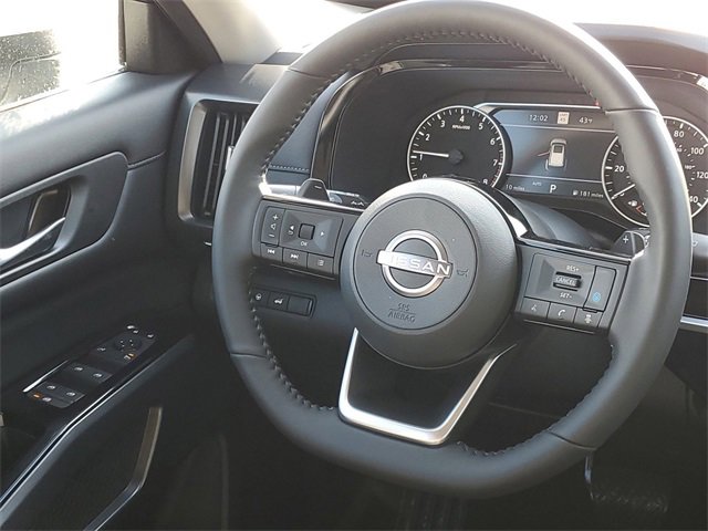 New 2025 Nissan Pathfinder SL image 24