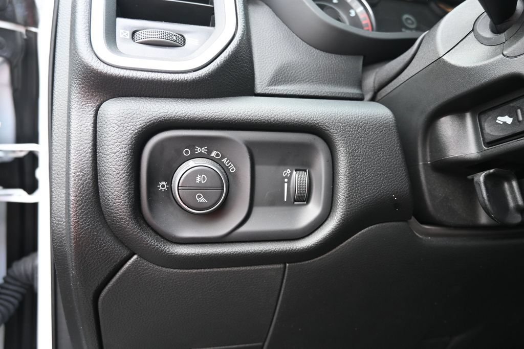 Used 2024 RAM 3500 Big Horn w/ Night Edition AWD/4WD image 9