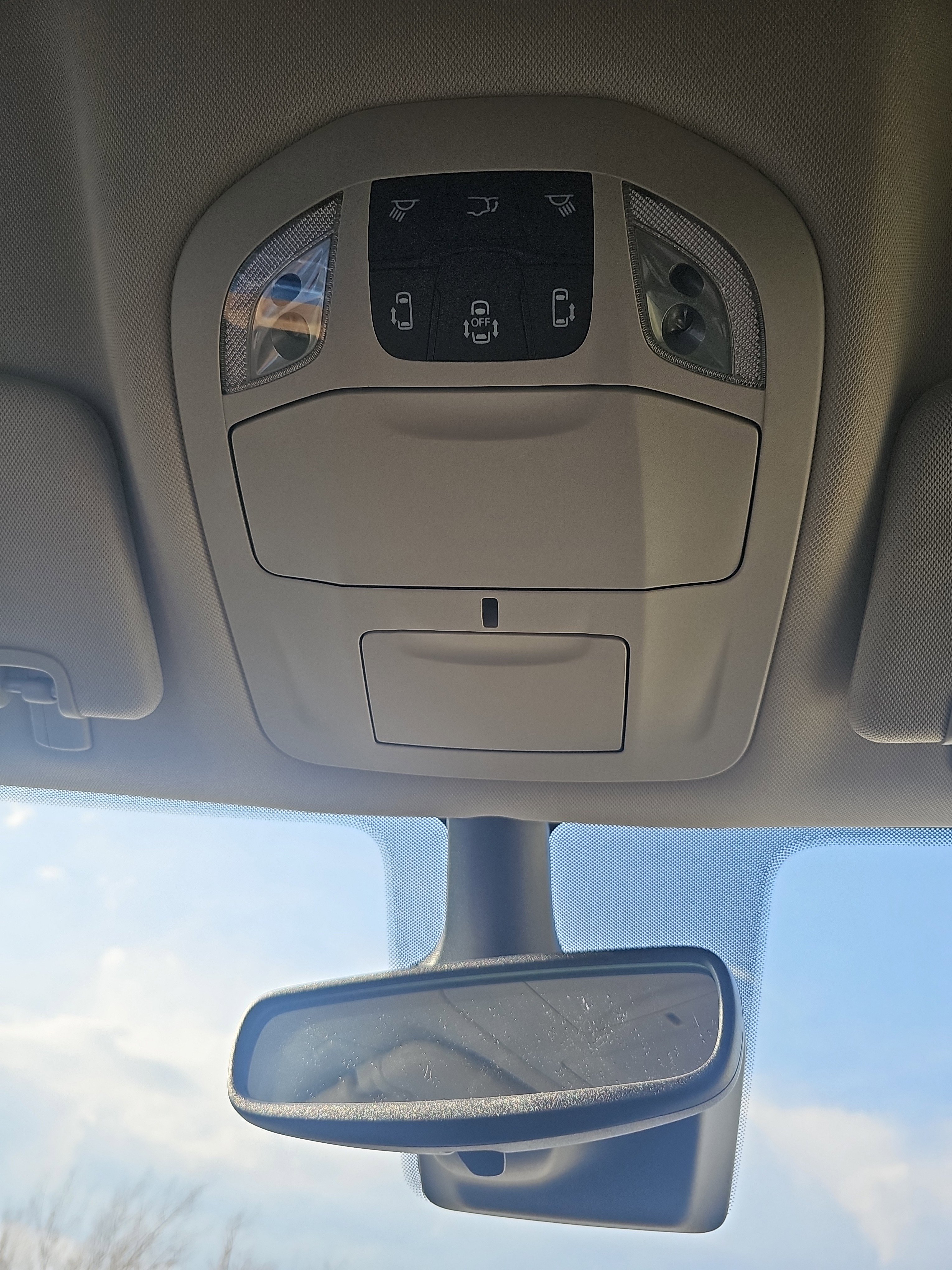 Used 2024 Chrysler Pacifica Touring-L w/ Road Tripper Package image 35