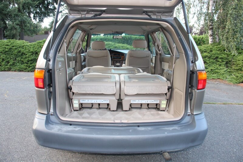 Used 1999 Toyota Sienna CE FWD image 17