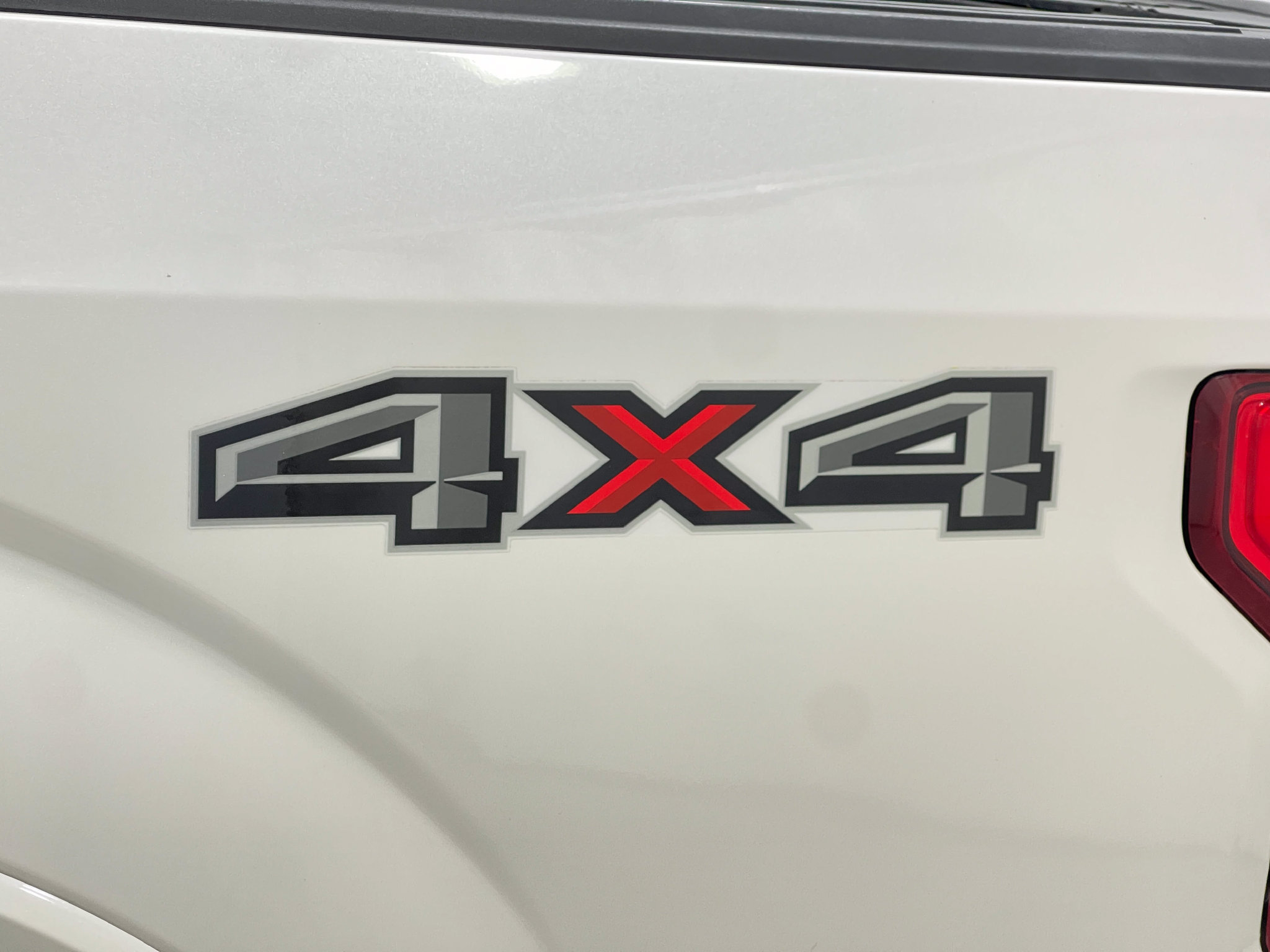 Used 2018 Ford F150 Lariat w/ Equipment Group 502A Luxury AWD/4WD image 41