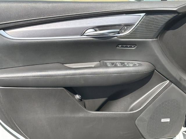 Used 2018 Cadillac XT5 Luxury w/ Driver Awareness Package FWD image 10