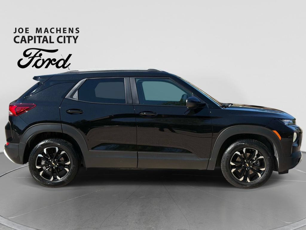 Used 2023 Chevrolet TrailBlazer LT FWD image 3