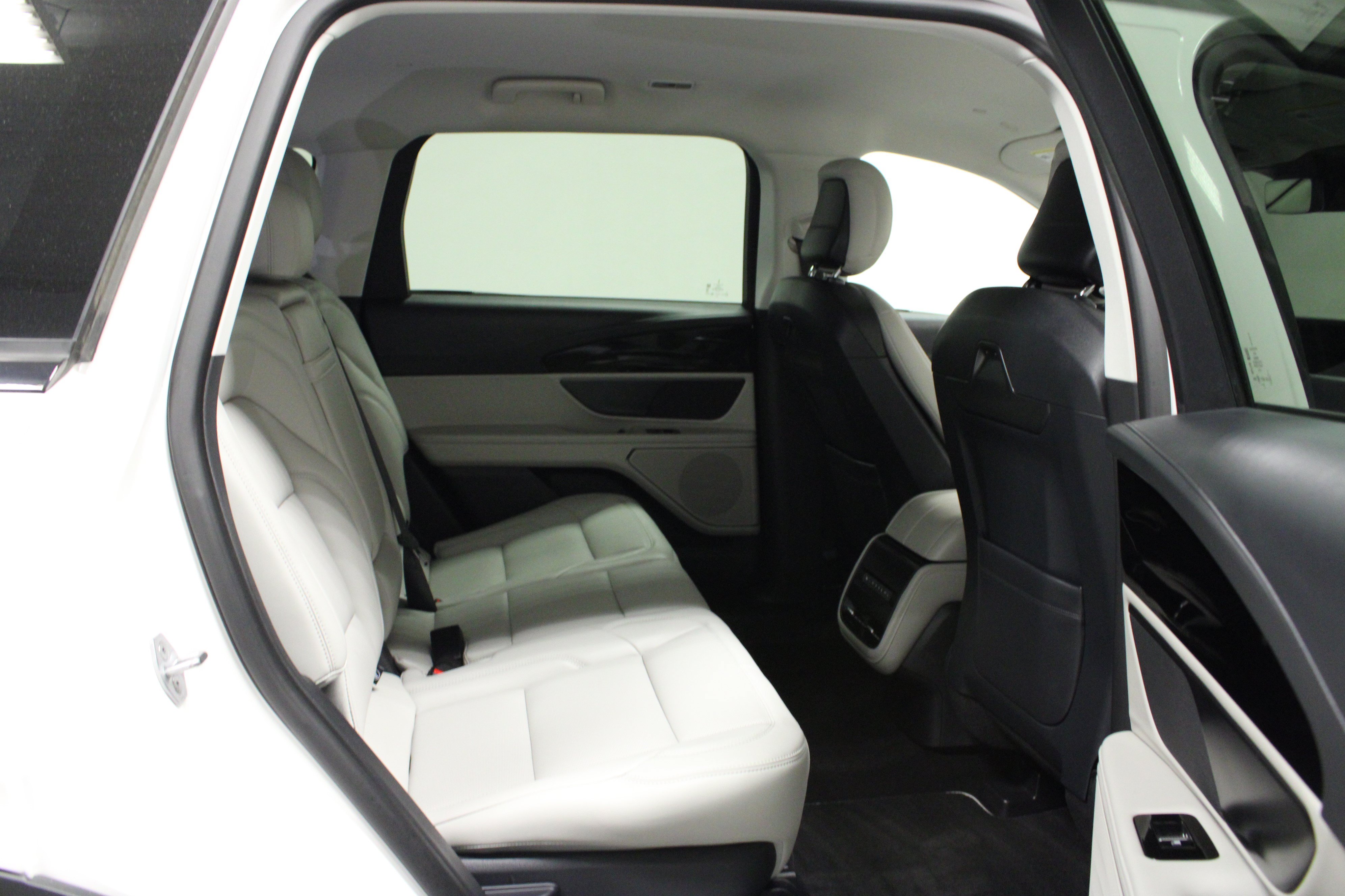 Used 2026 Lincoln Nautilus Premier AWD/4WD image 15