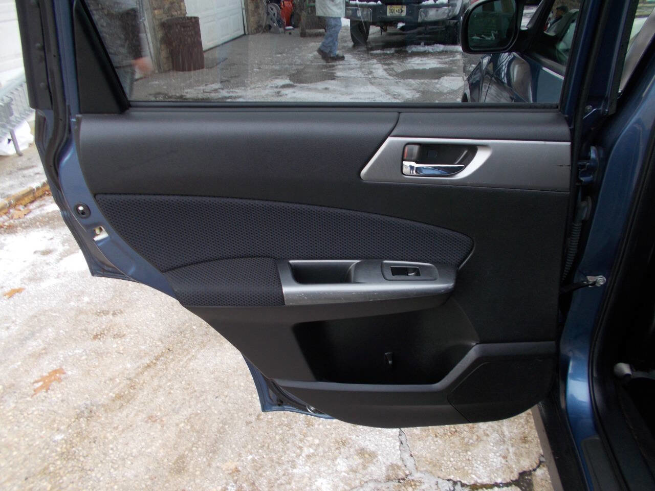 Used 2012 Subaru Forester 2.5X Premium w/ All-Weather Pkg image 17