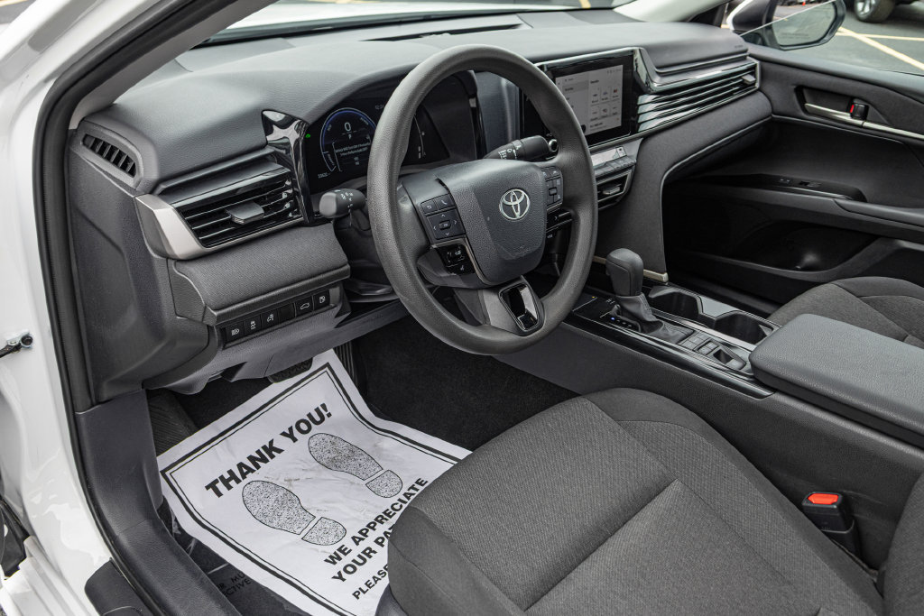 Used 2025 Toyota Camry LE FWD image 15