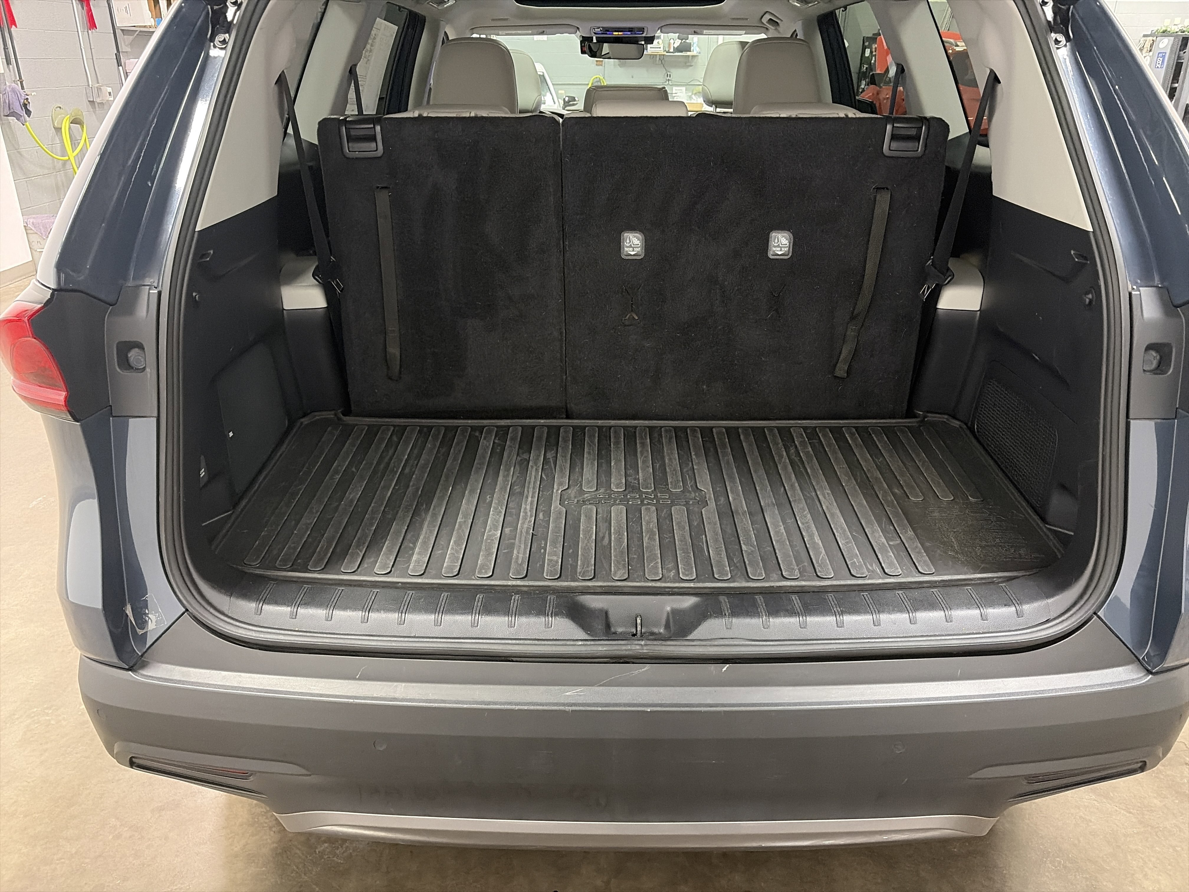 Used 2024 Toyota Grand Highlander Limited image 32