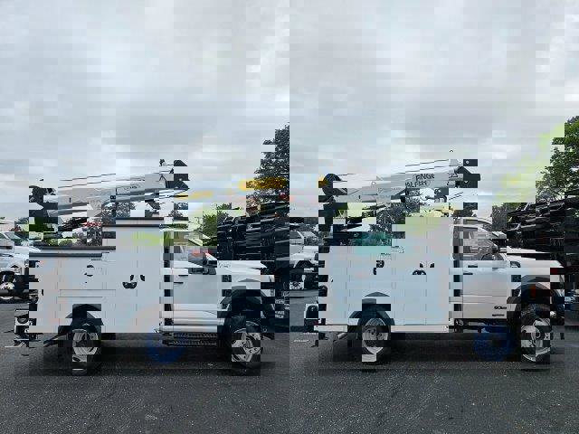 New 2024 Ford F550 4x4 Regular Cab Super Duty image 12