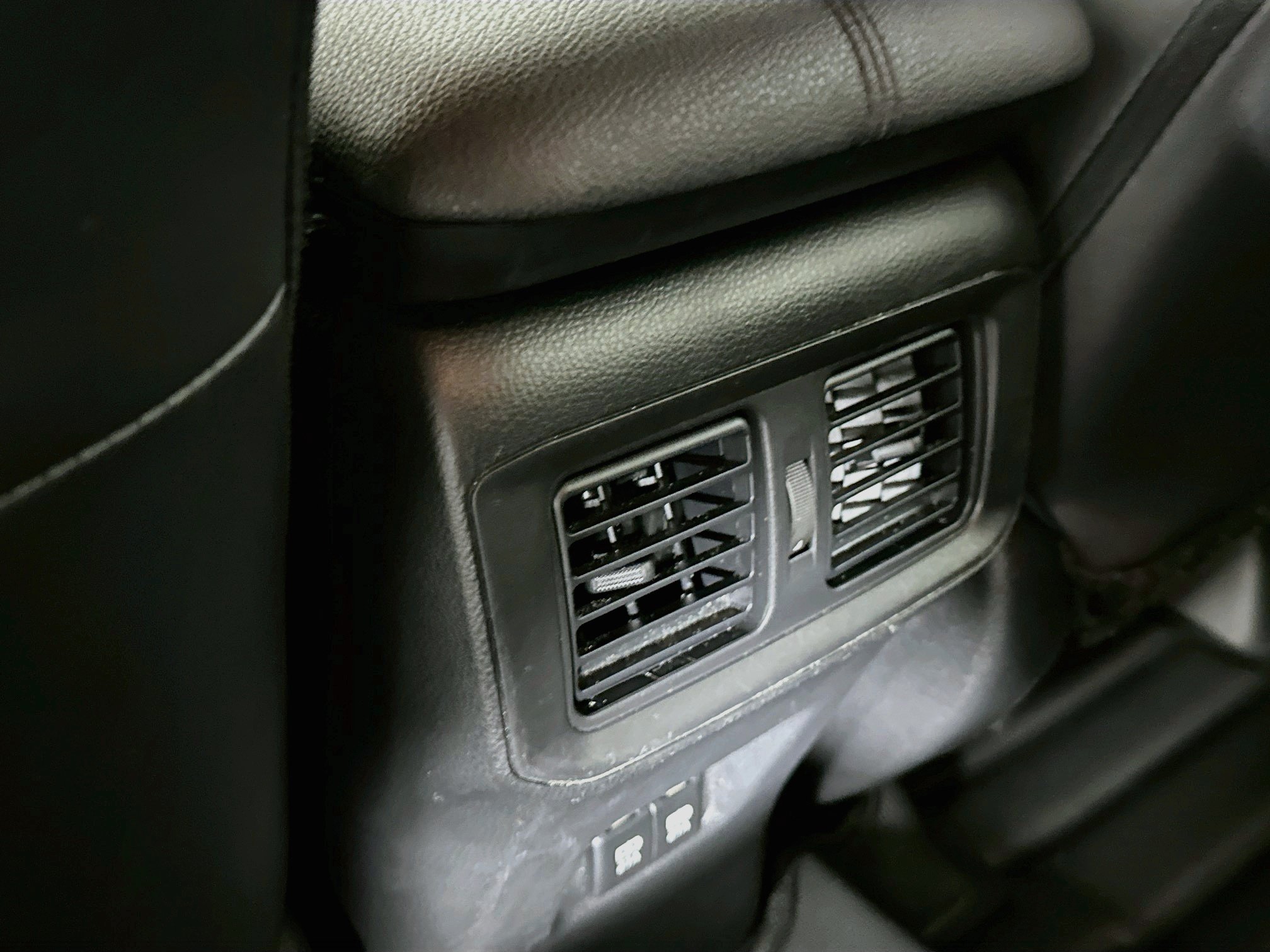 Used 2020 Toyota RAV4 XLE Premium FWD image 28