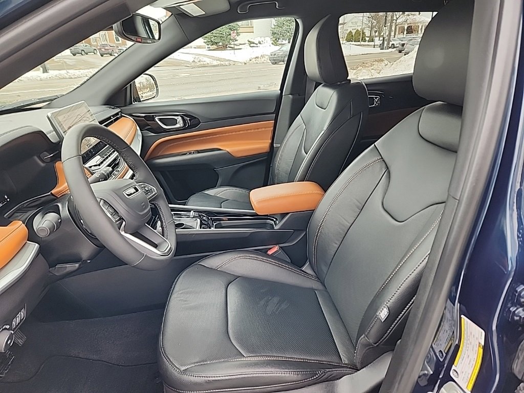 Certified 2024 Jeep Compass Limited w/ Elite Group image 2