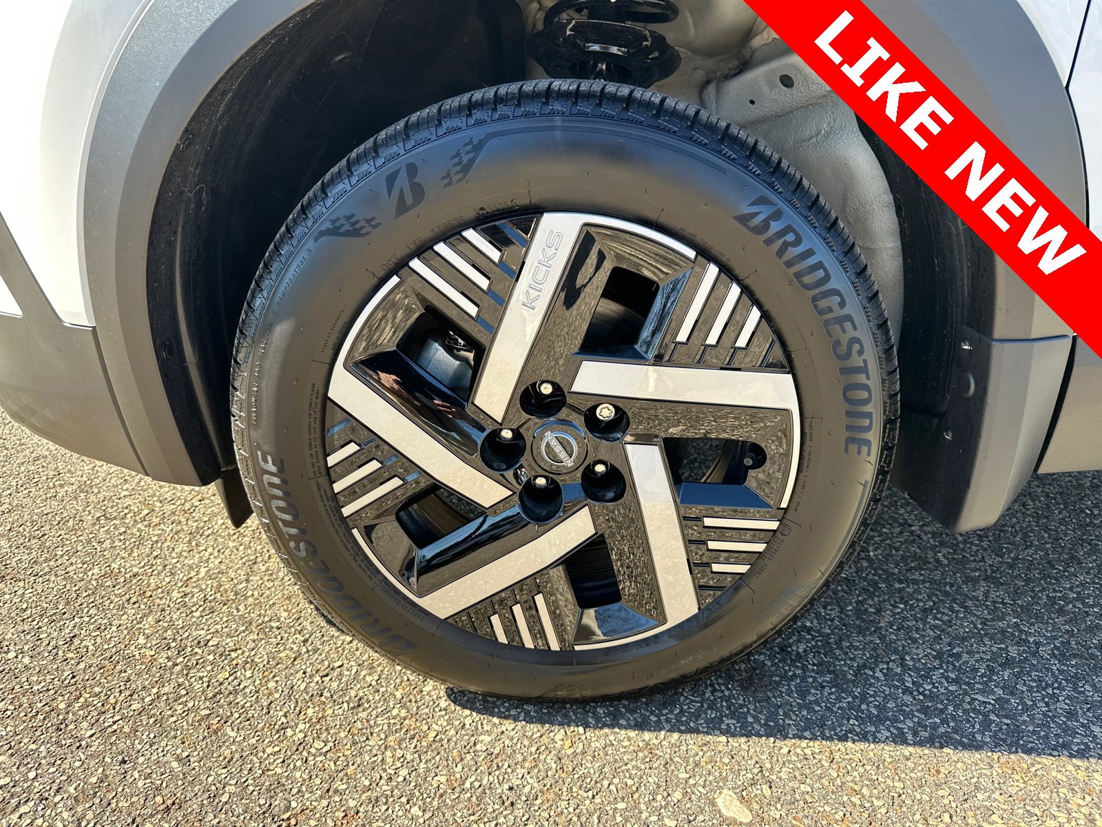 Used 2026 Nissan Kicks SV image 11