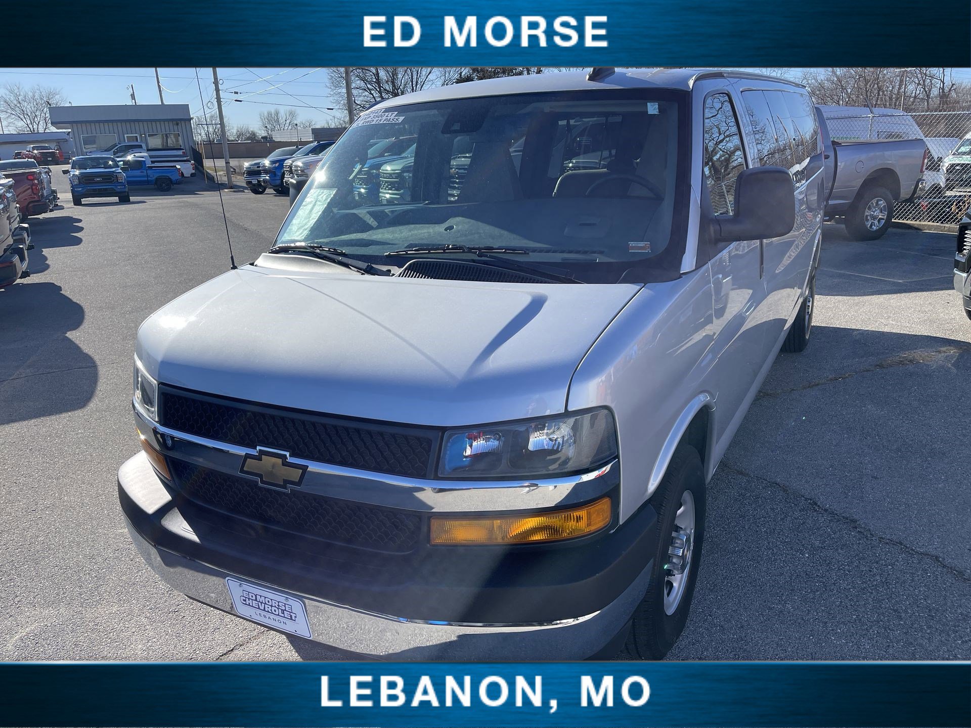 Used 2025 Chevrolet Express 3500 LT w/ LT Preferred Equipment Group image 12