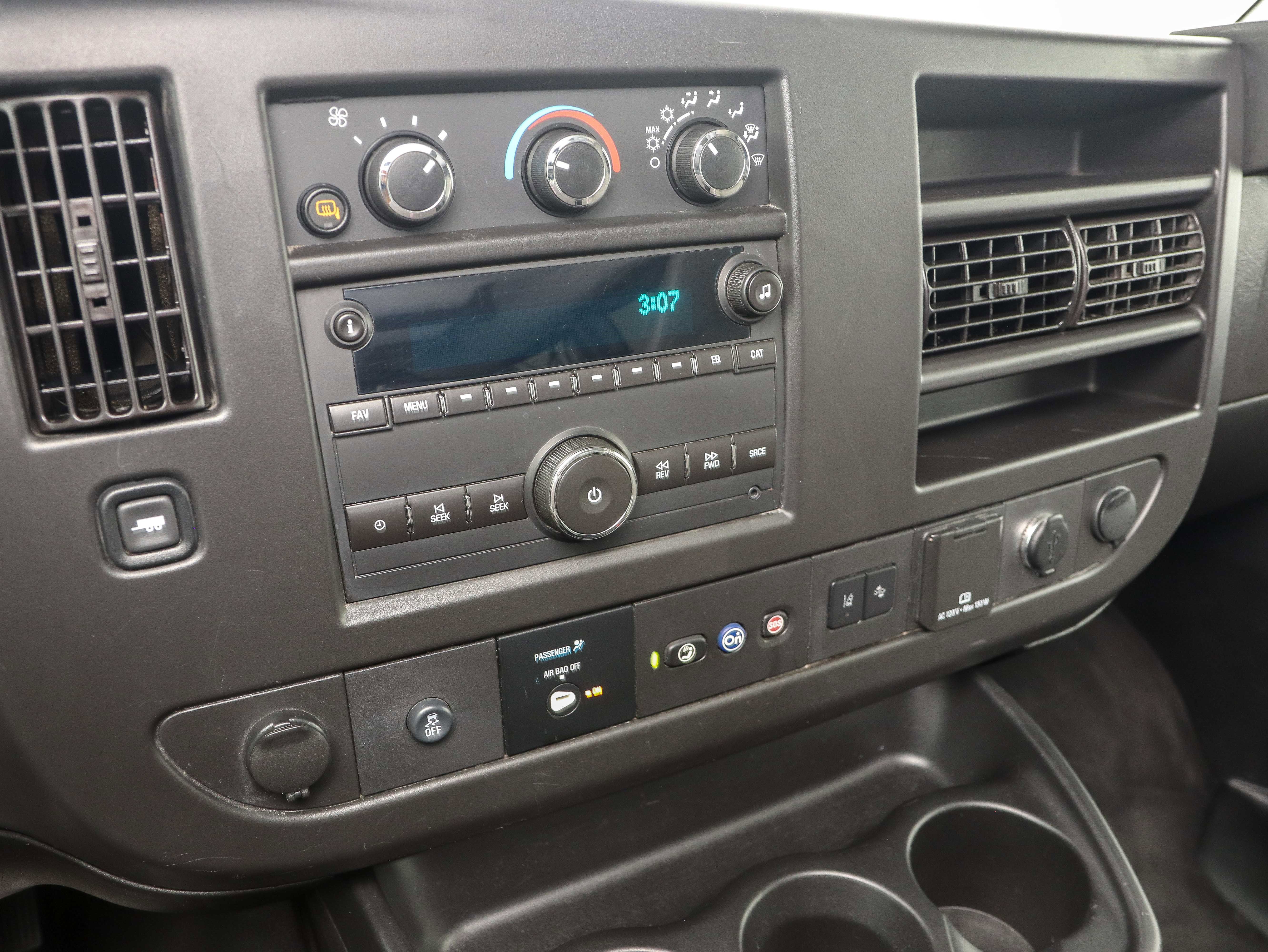 Used 2019 Chevrolet Express 3500 LT w/ LT Preferred Equipment Group RWD image 18