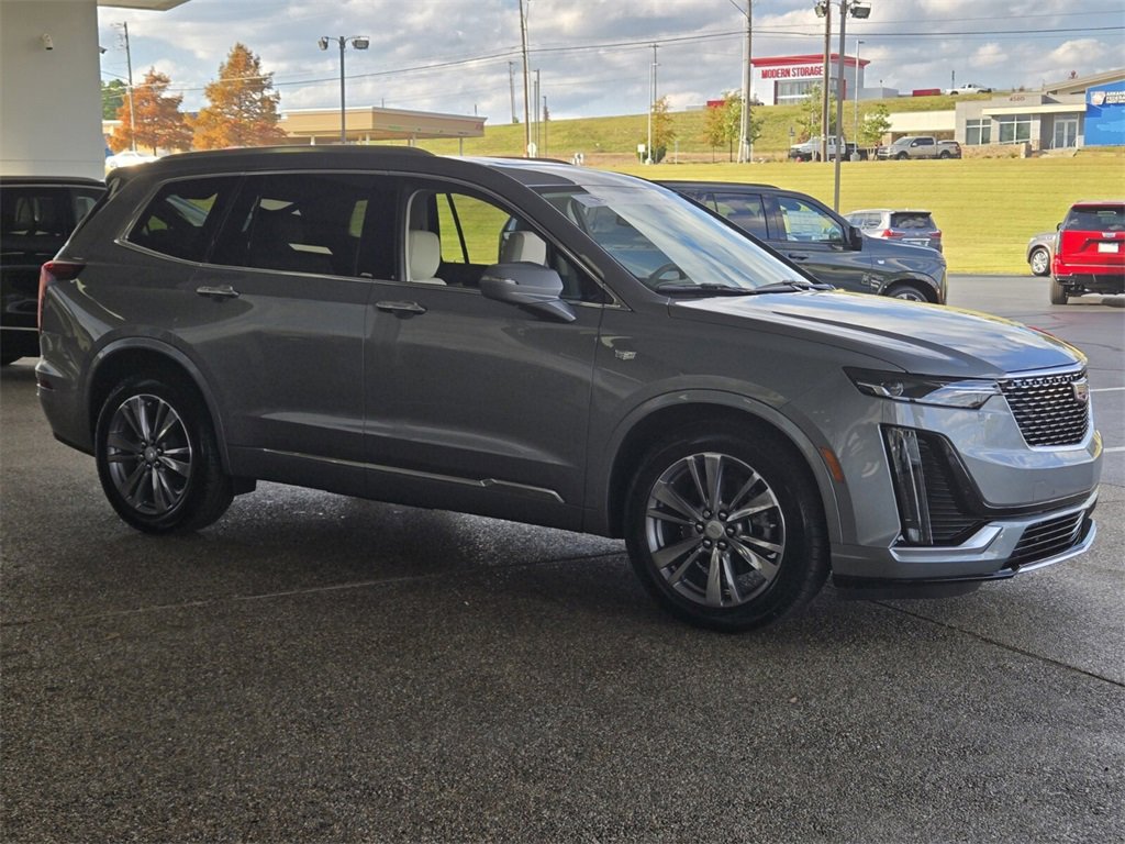 Used 2025 Cadillac XT6 Premium Luxury image 7