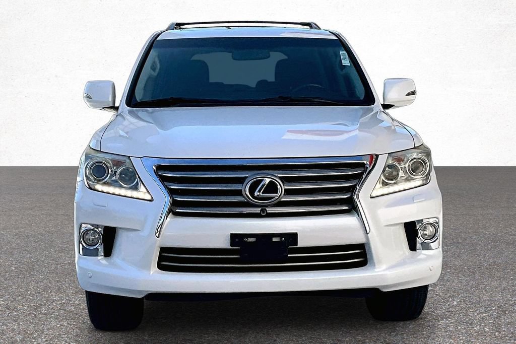 Used 2013 Lexus LX 570 4WD w/ Luxury Pkg image 3