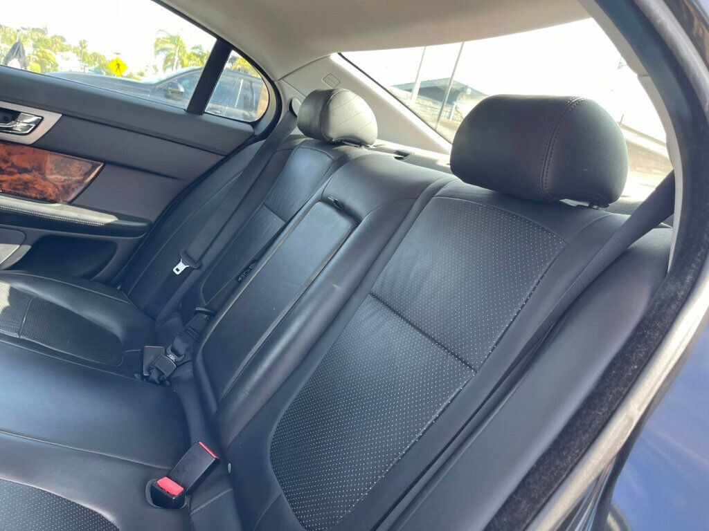 Used 2011 Jaguar XF Premium RWD image 26