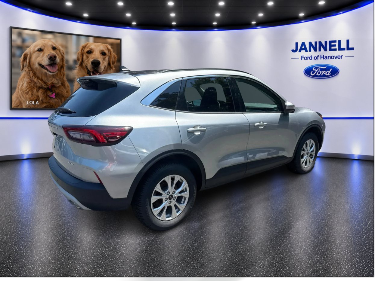 Used 2023 Ford Escape Active w/ Tech Pack #2 AWD/4WD image 6