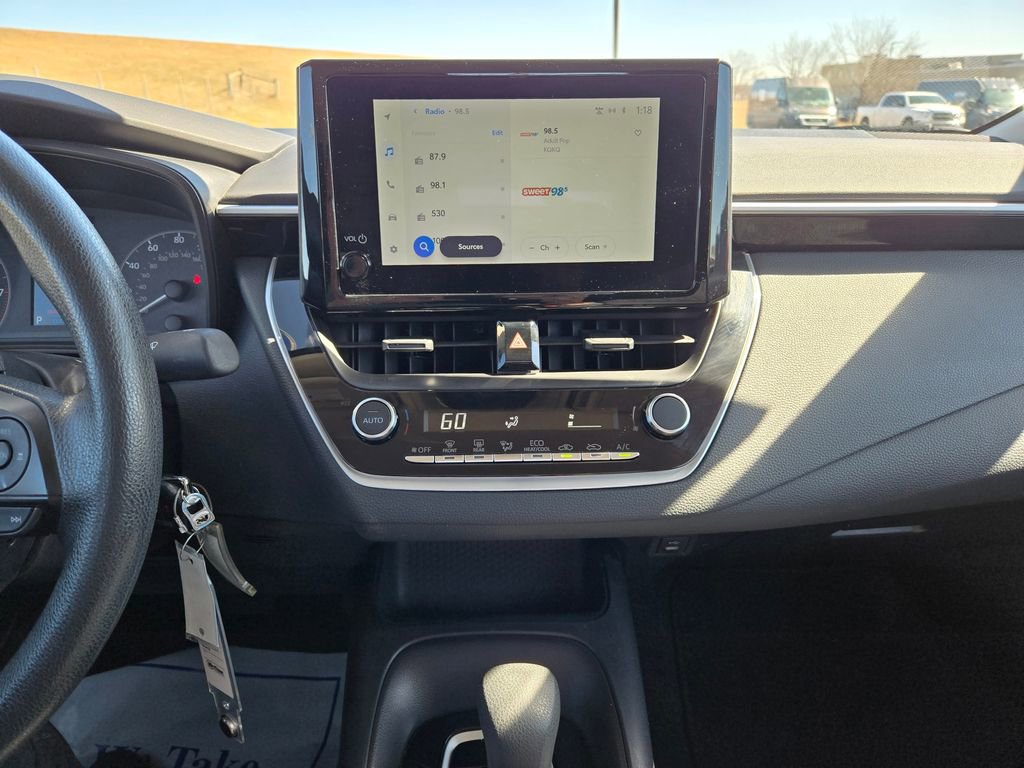 Used 2025 Toyota Corolla LE FWD image 20