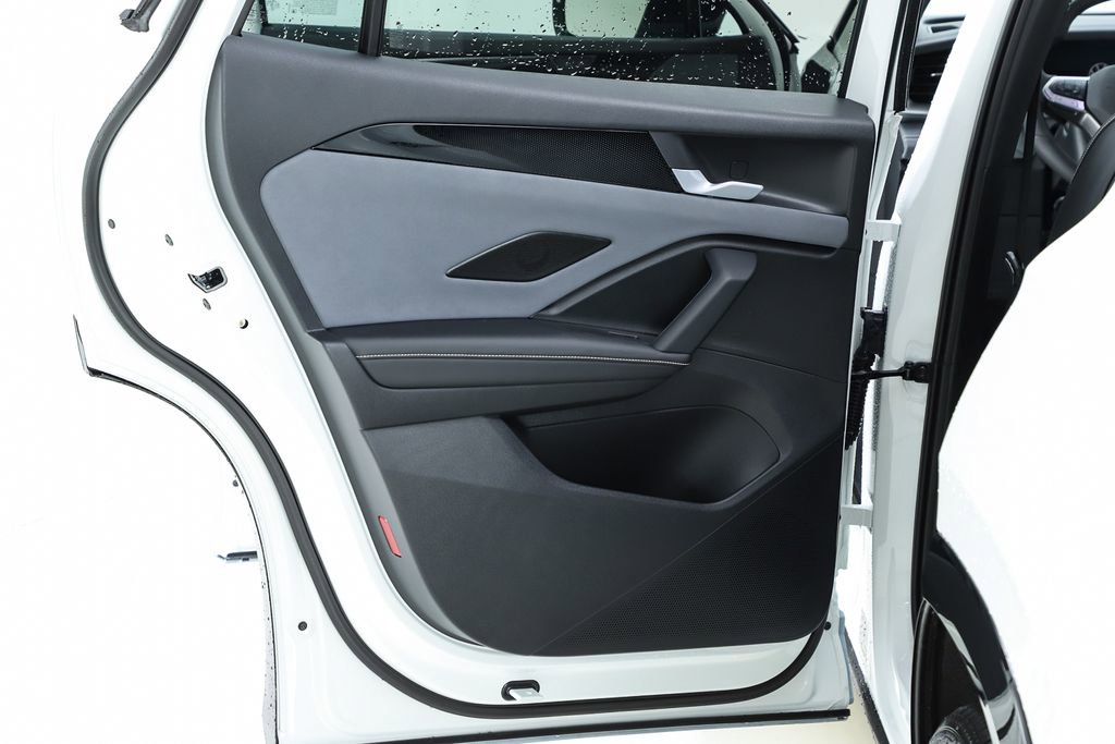 New 2026 Volkswagen Tiguan SE R-Line image 56