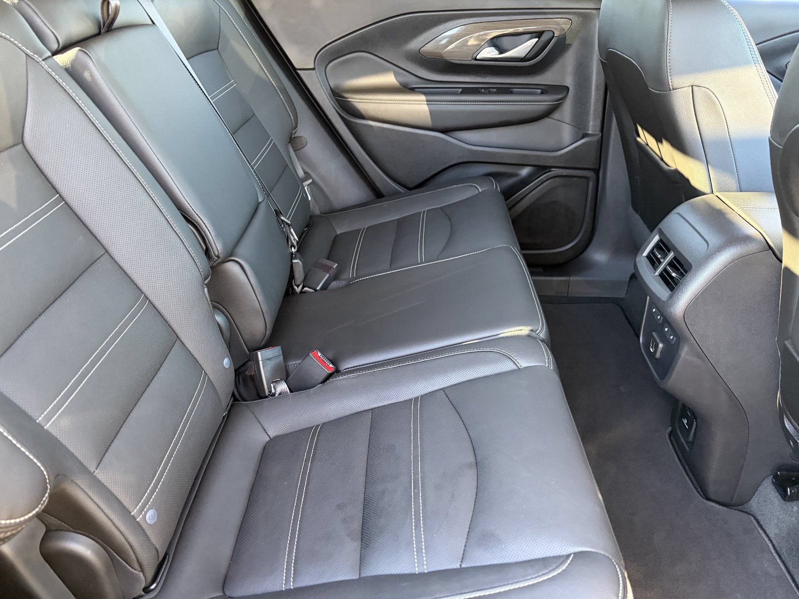 Certified 2024 GMC Terrain Denali w/ Denali Premium Package AWD/4WD image 14