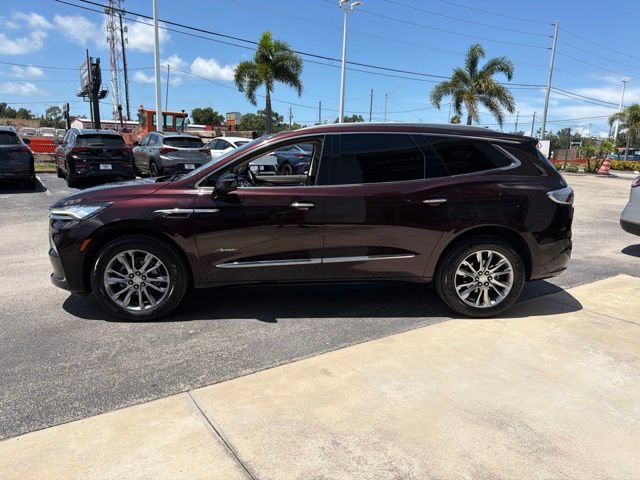 Used 2022 Buick Enclave Avenir w/ Avenir Technology Package FWD image 5