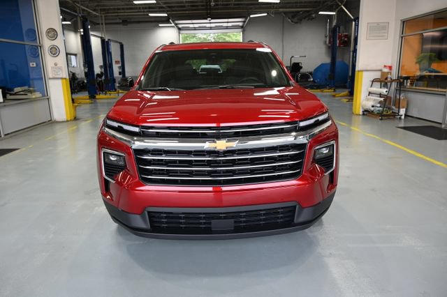 New 2027 Chevrolet Traverse LT w/ Sun and Wheel Package FWD image 2