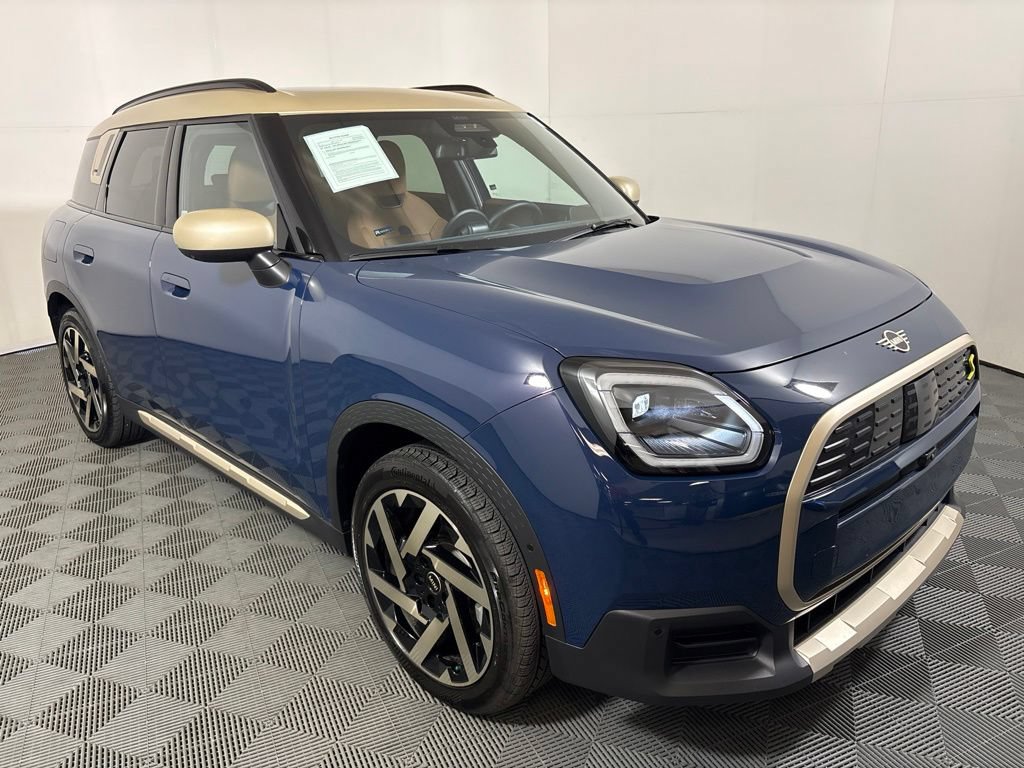 Certified 2025 MINI Cooper Countryman SE w/ Comfort Package Max AWD/4WD image 4