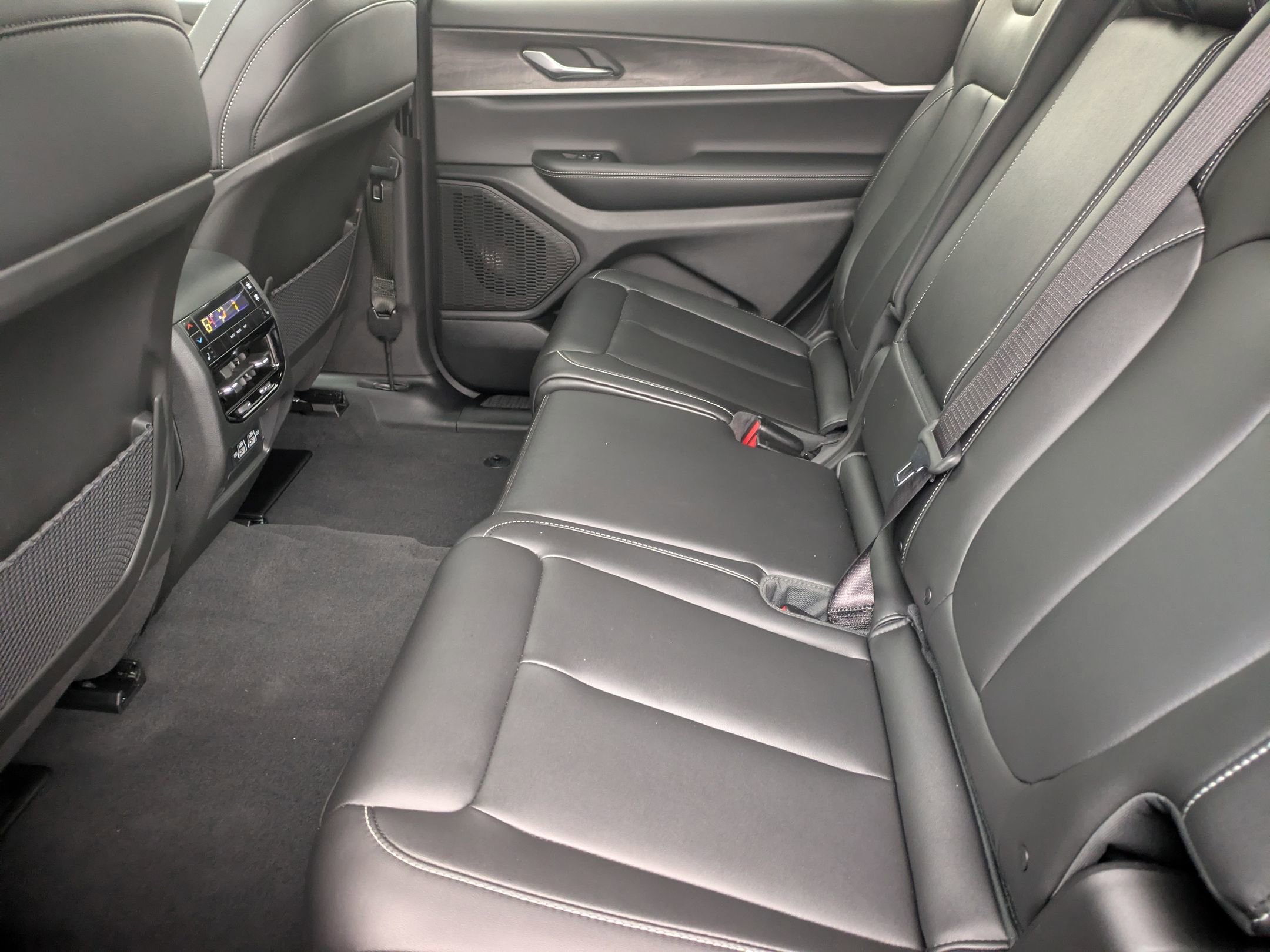 Used 2025 Jeep Grand Cherokee L Limited w/ Trailer Tow Package image 23