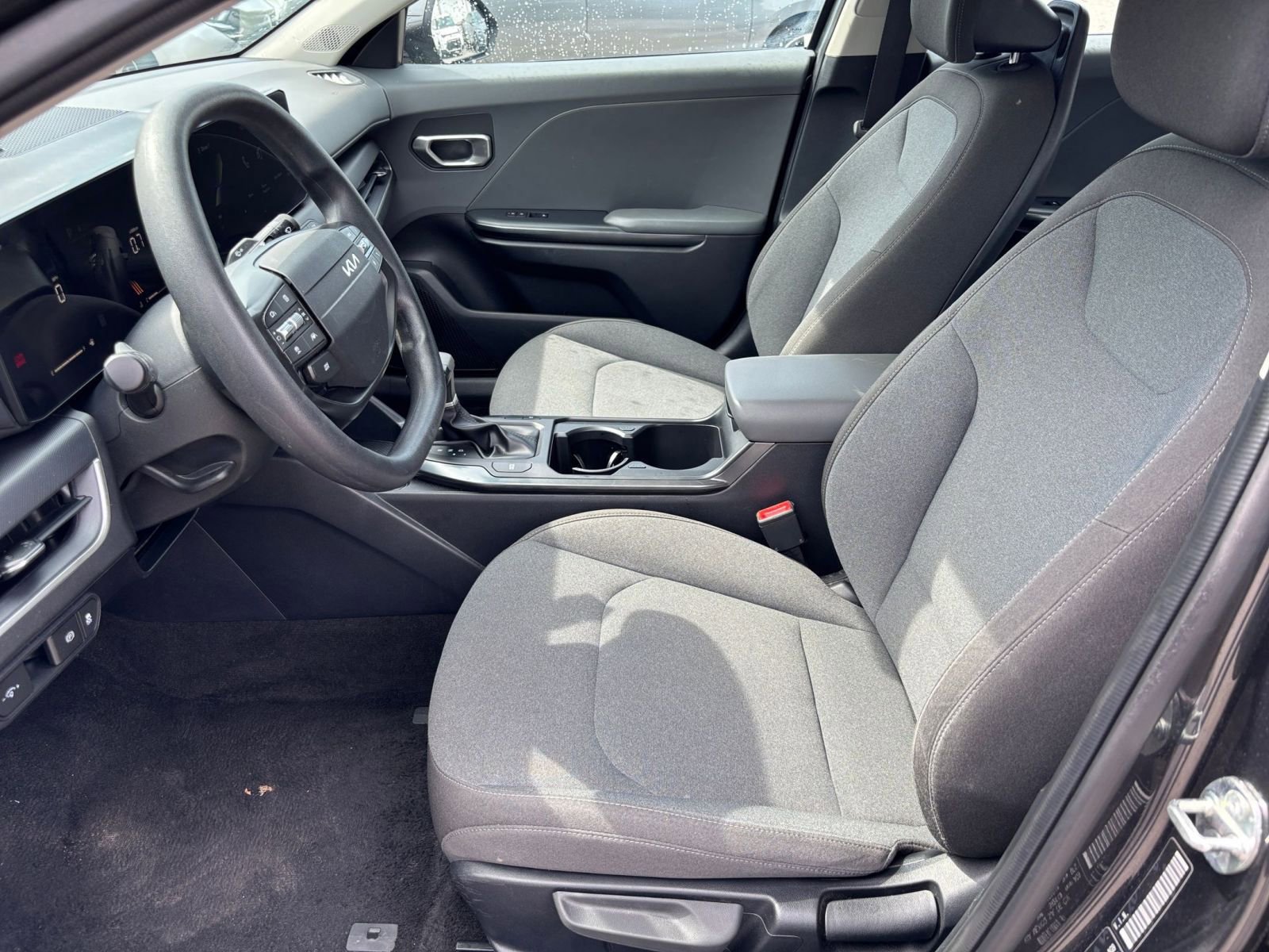 Used 2025 Kia K4 FWD image 25