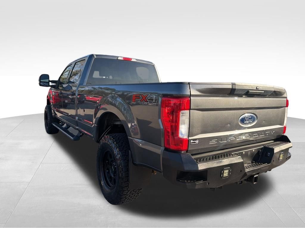 Used 2017 Ford F250 XLT w/ FX4 Off-Road Package image 3