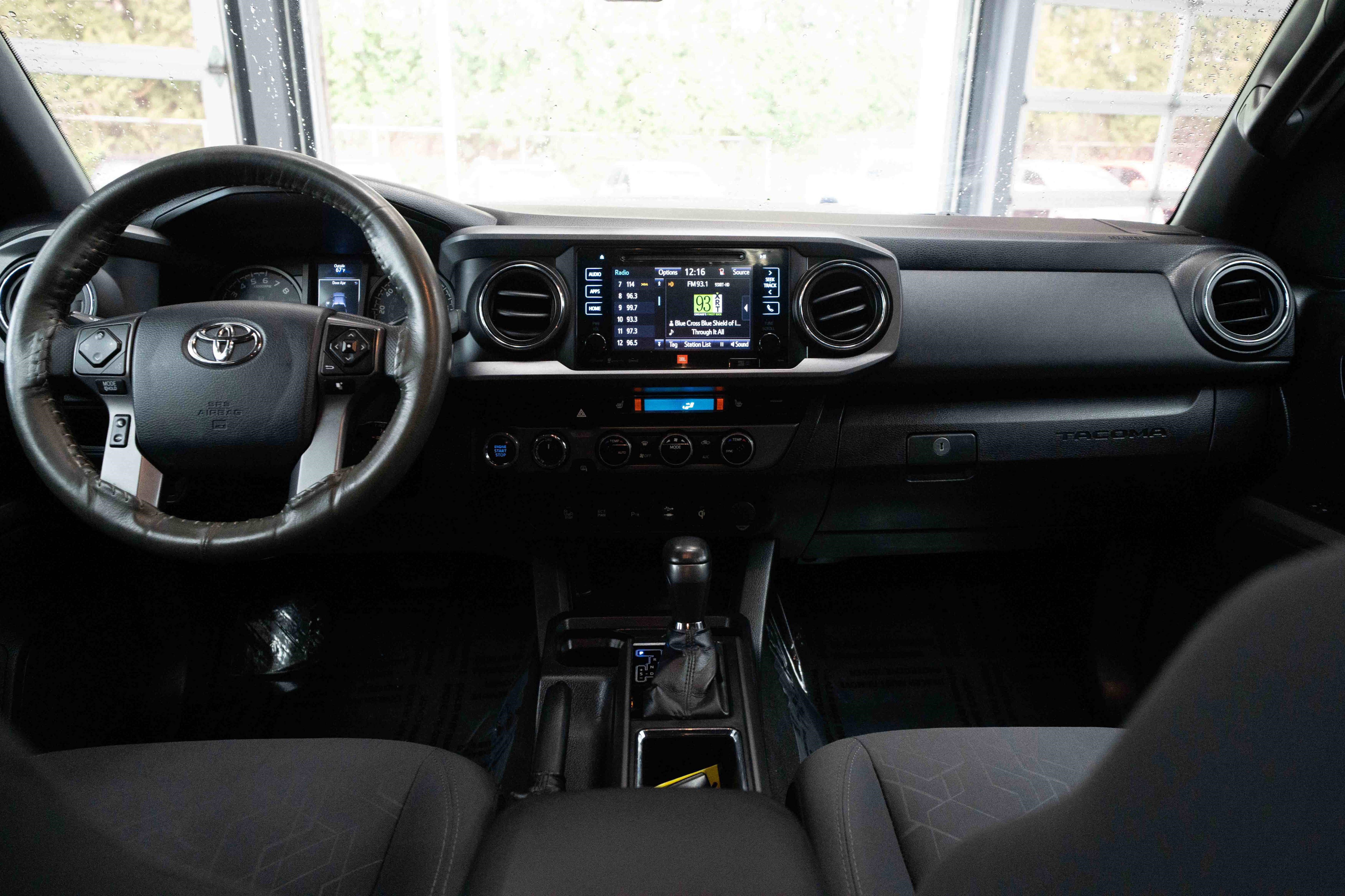 Used 2017 Toyota Tacoma TRD Sport AWD/4WD image 20