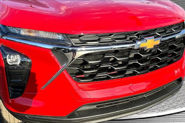 Used 2026 Chevrolet Trax LS FWD image 31