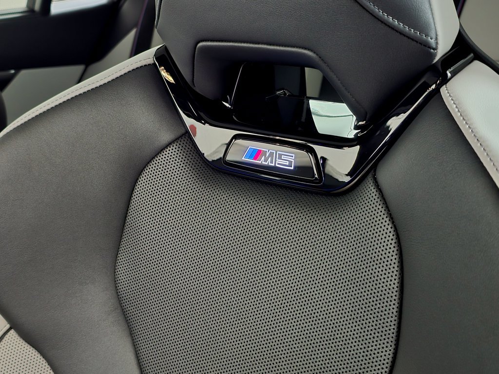 New 2027 BMW M5 Touring AWD/4WD image 18