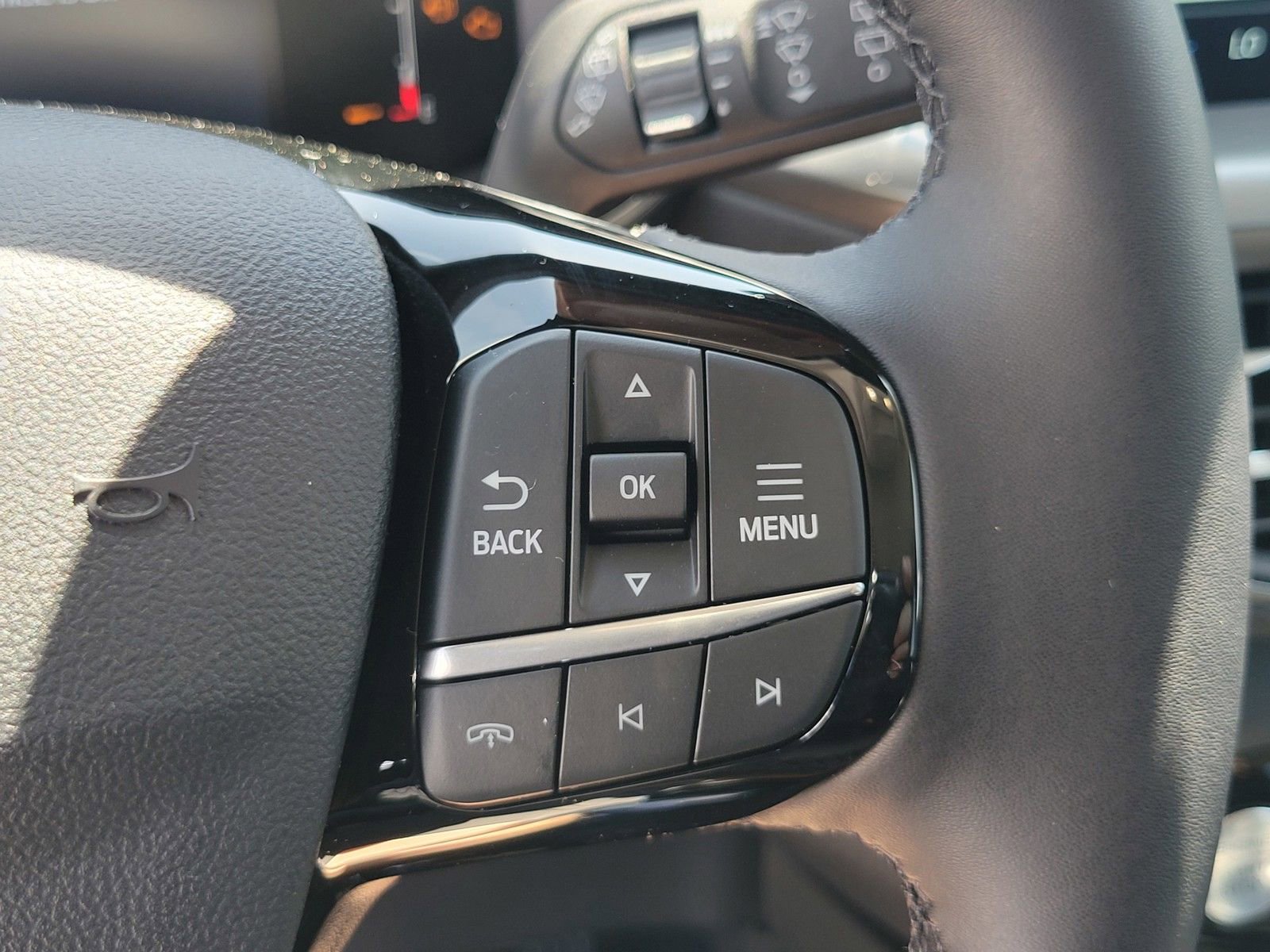 New 2024 Ford Escape SE image 10