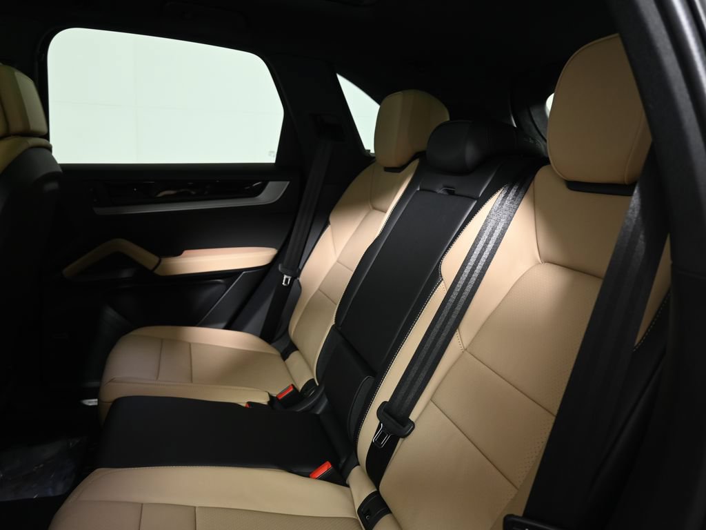 Used 2026 Porsche Cayenne E-Hybrid AWD/4WD image 36