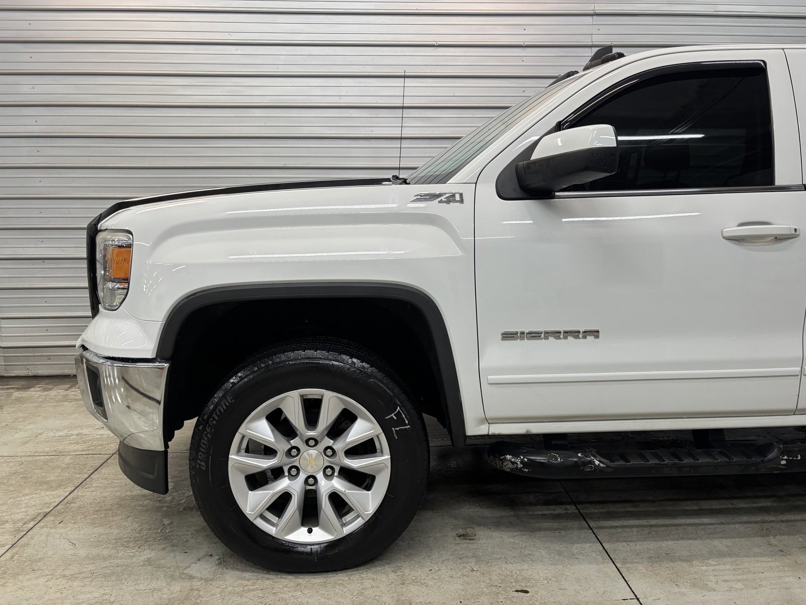 Used 2015 GMC Sierra 1500 SLE w/ Carbon-22 Edition image 3