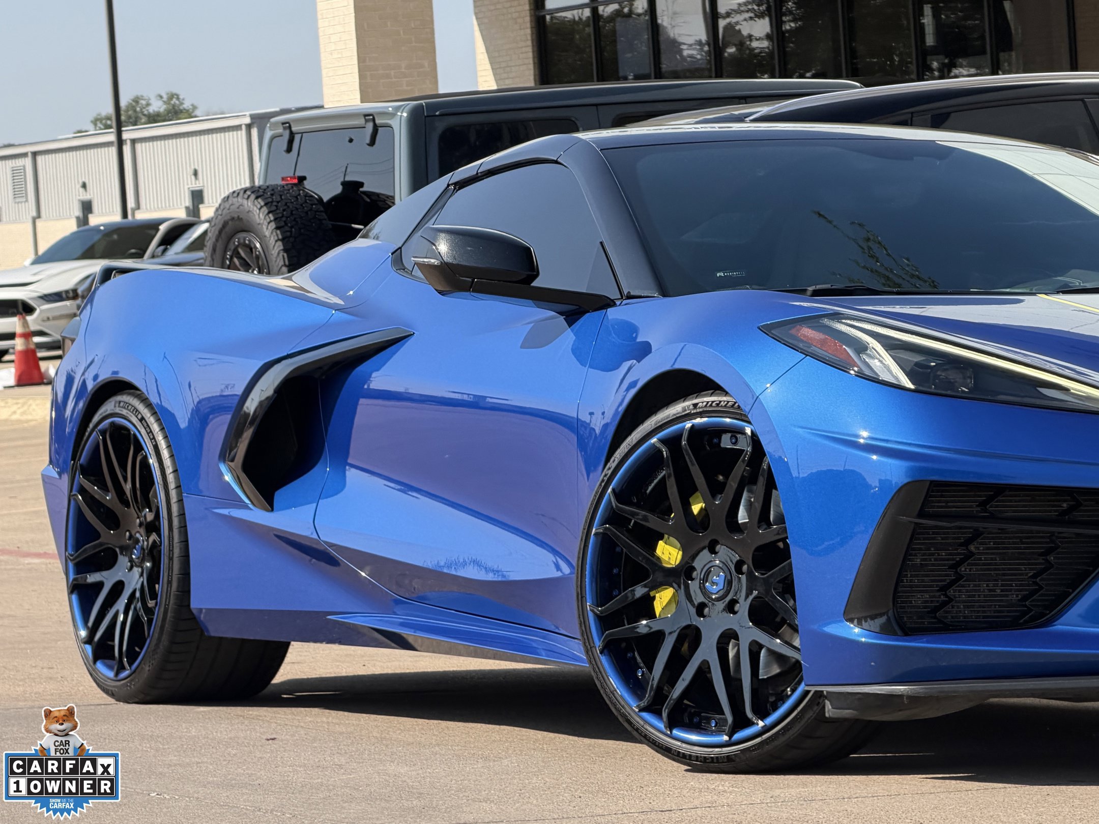 Used 2021 Chevrolet Corvette Stingray Convertible w/ Z51 Performance Package RWD image 9