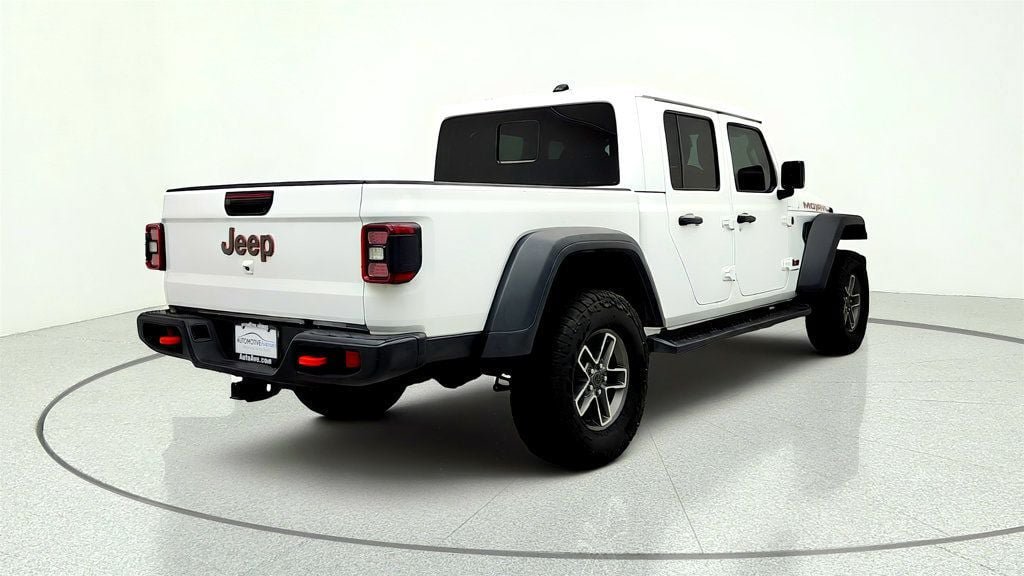 Used 2025 Jeep Gladiator Mojave w/ Convenience Group AWD/4WD image 5